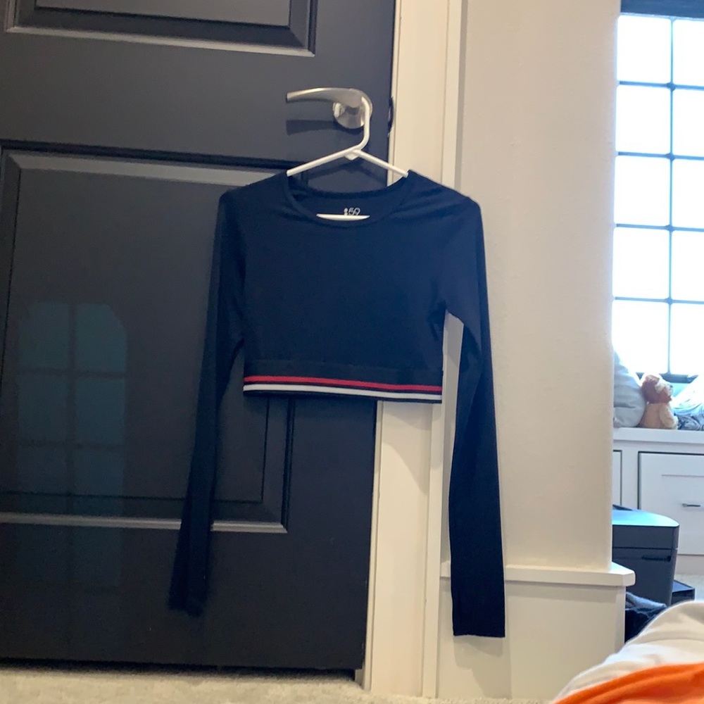 Tight long sleeve cropped workout top